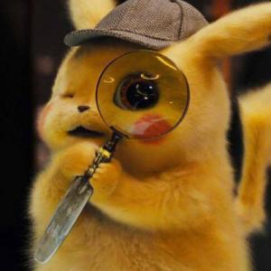 李**