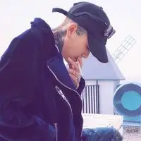張**